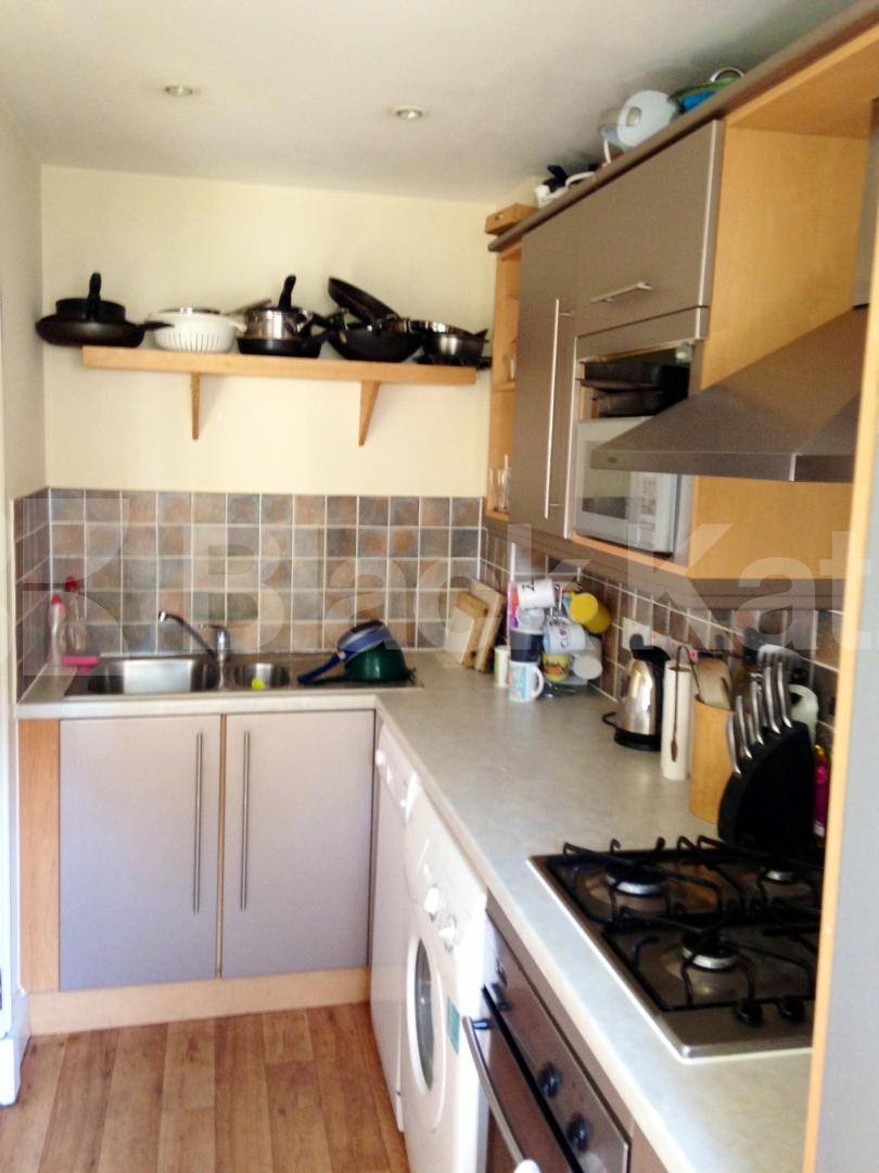 			LET, 3 Bedroom, 1 bath, 1 reception Mews House			 Harper Mews, Garratt Lane , Earlsfield